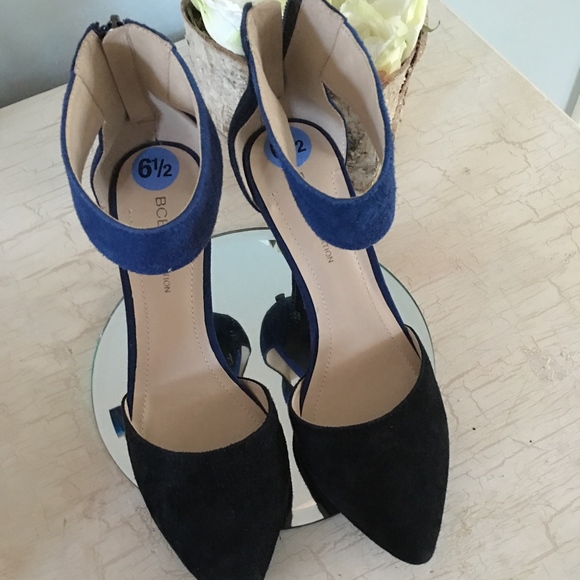 BCBGeneration Shoes - BCBG D'orsay black and blue heels Size 6.5 NWOT